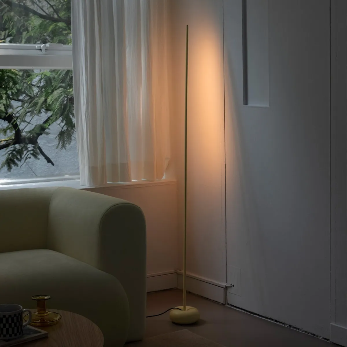 잭슨카멜레온 Donut Floor Lamp