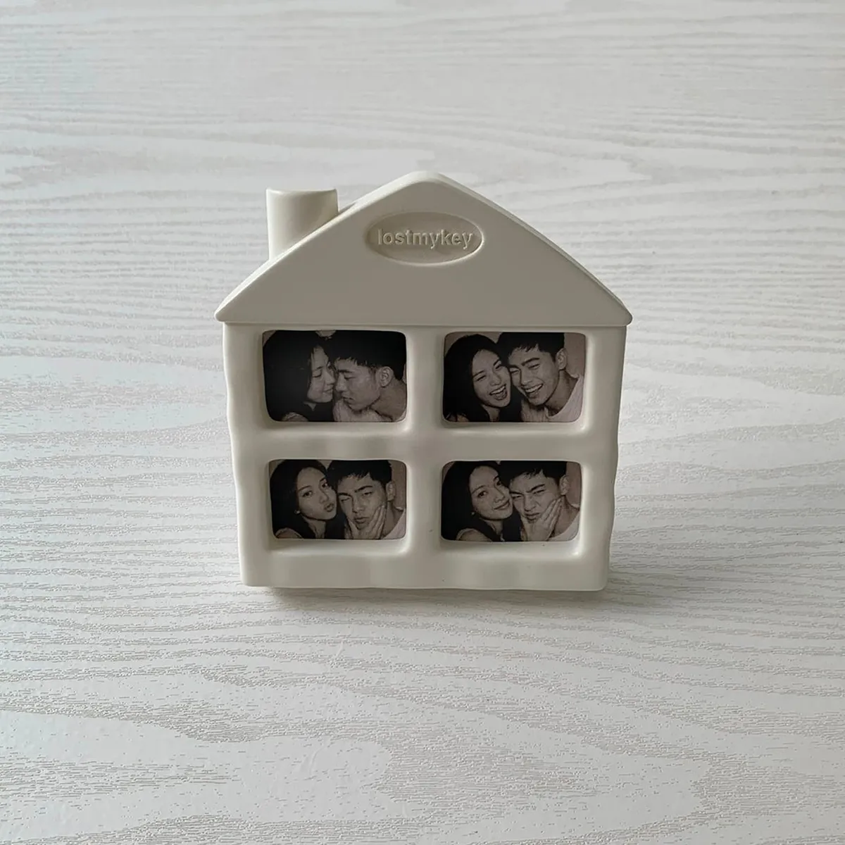 lostmykey Window House 4cut Frame Milk