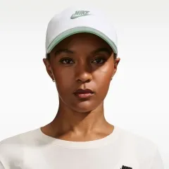 NIKE 클럽 언스트럭처드 퓨추라 워시 캡