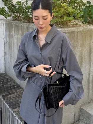오브이알엘 Fev Tote bag croc black