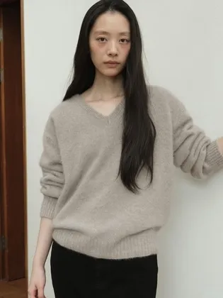 하우투러브미 세라 폭스70 캐시미어 브이넥 니트 greige